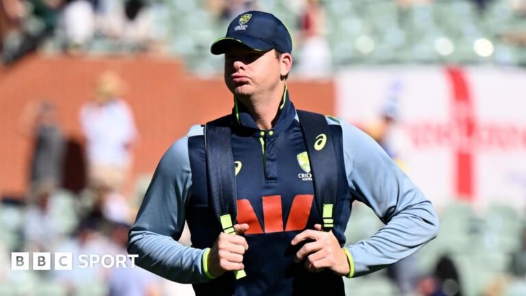 Australia's Smith out of third Test with illness
Livezstream.com