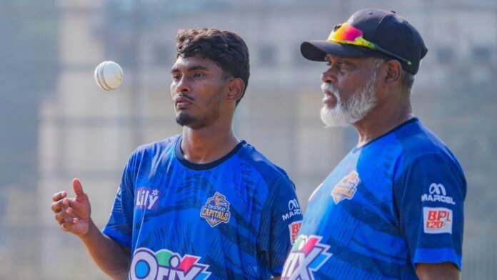Fast-bowling coach Mahbub Ali Zaki dies of heart attack before Fast-bowling coach Mahbub Ali Zaki dies of heart attack before BPL game
Livezstream.com