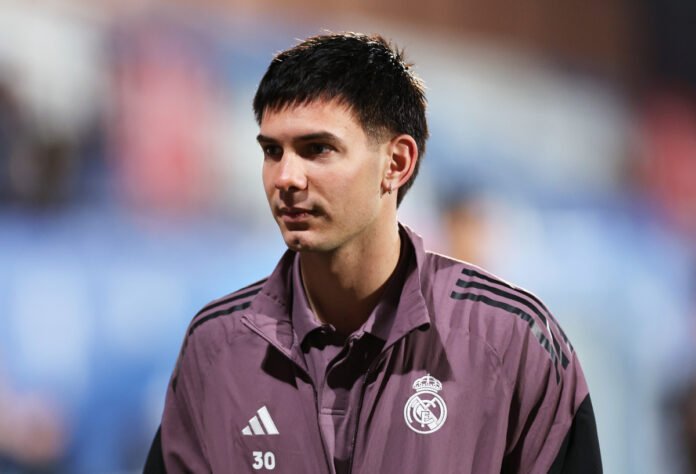 Report Mastantuono loan proposal from Napoli rejected by Real Madrid Report Mastantuono loan proposal from Napoli rejected by Real Madrid
Livezstream.com