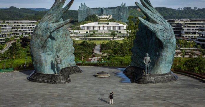 The Lure of a Rising Asian Metropolis? No Traffic. Livezstream.com