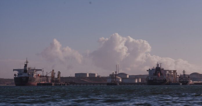 Trump Orders Blockade of Some Oil Tankers Around Venezuela Livezstream.com Trump Orders Blockade of Some Oil Tankers Around Venezuela Livezstream.com