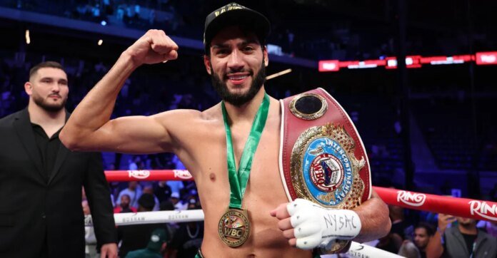 WBO orders Hamzah Sheeraz vs Diego Pacheco for vacant super middleweight title
Livezstream.com