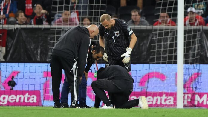 World Cup qualifier suspended after sinkhole opens up on pitch
Livezstream.com