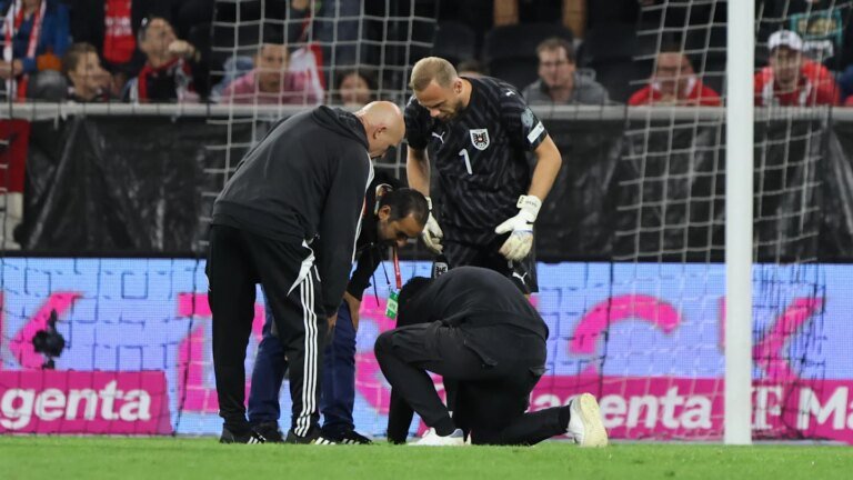World Cup qualifier suspended after sinkhole opens up on pitch
Livezstream.com