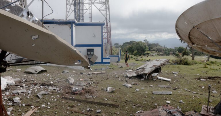 Cuba says 32 of its citizens were killed in Venezuela, including military personnel. Livezstream.com