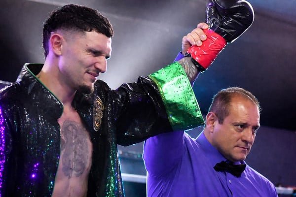 Johnny Tapia’s Sons Win Their Pro Debuts In Albuquerque
Livezstream.com