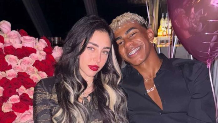 Lamine Yamal goes public with rapper girlfriend in series of romantic snaps
Livezstream.com