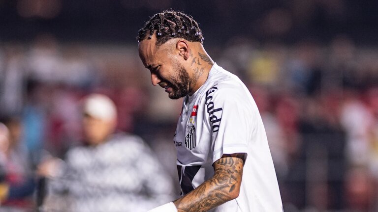 Neymar left in tears after Santos suffer humbling 6-0 defeat
Livezstream.com