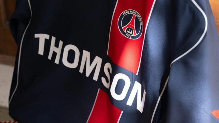 PSG re-issue iconic 2004/05 shirt with help from Ronaldinho
Livezstream.com